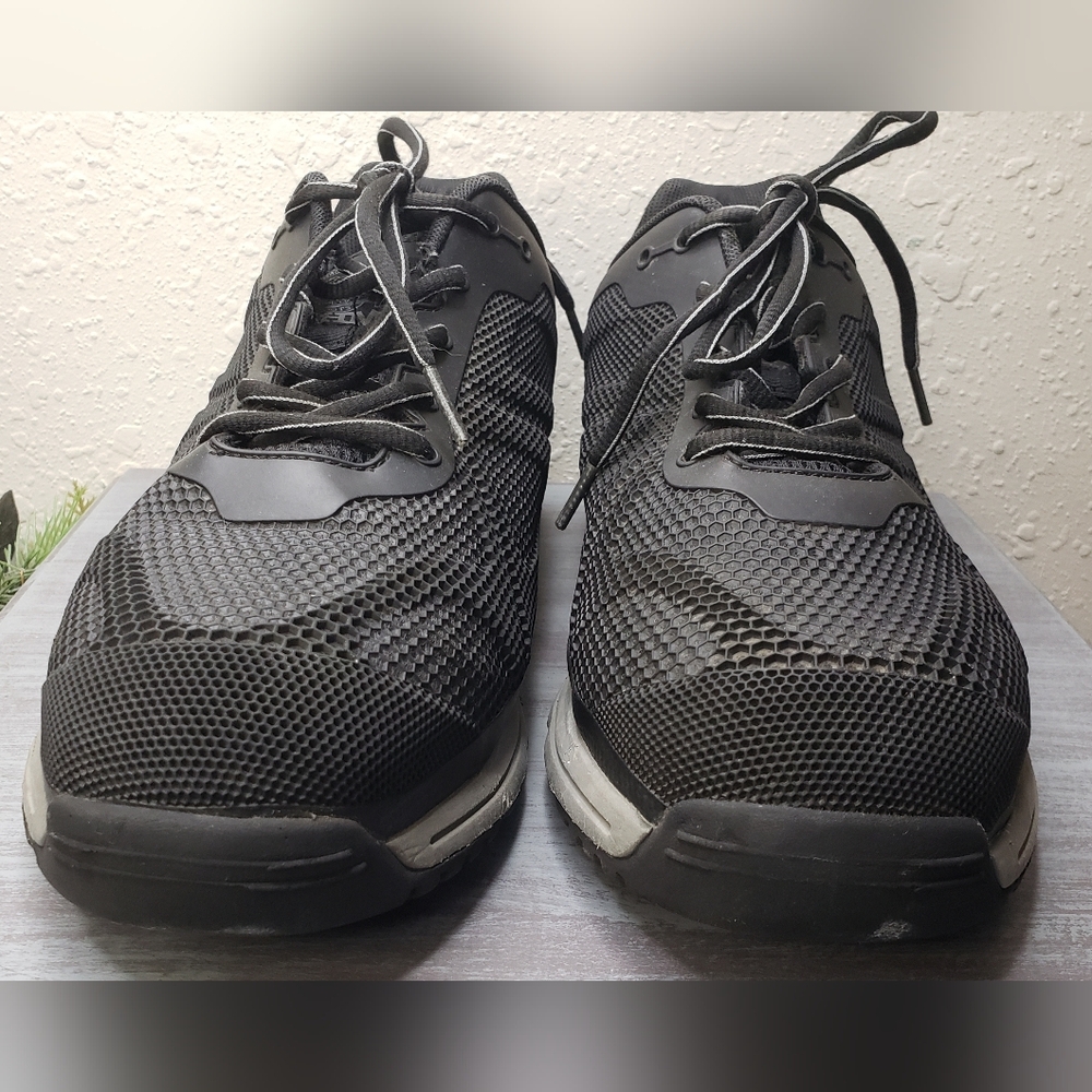 Brahma Men's Black Steel-toed Sneakers Size 11 - Picture 2 of 9